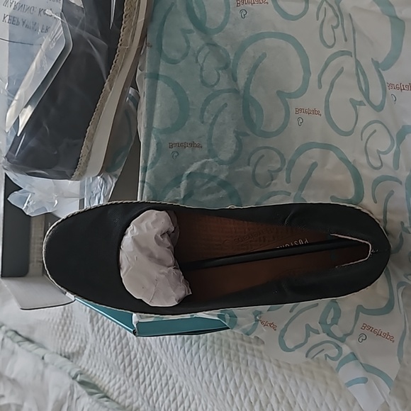 Black Canvas Flats BareTraps 6.5 M - Picture 2 of 6